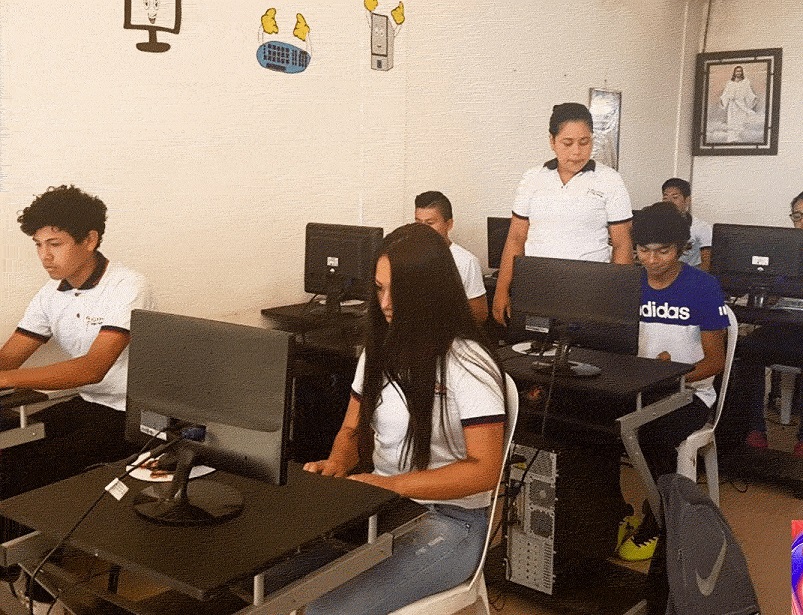 Computacion Laboratorio Aizama